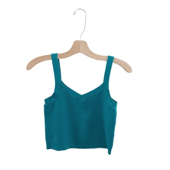 Gorman Ribbed Color Blocked Sleeveless Crop Top Tank - Picture 1 of 5